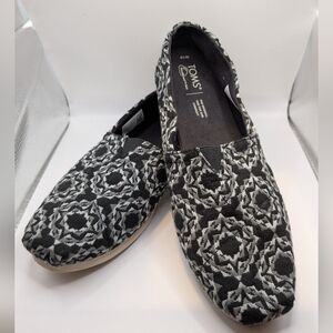 TOMS Women's Black and White Patterned Canvas Slip On Loafers